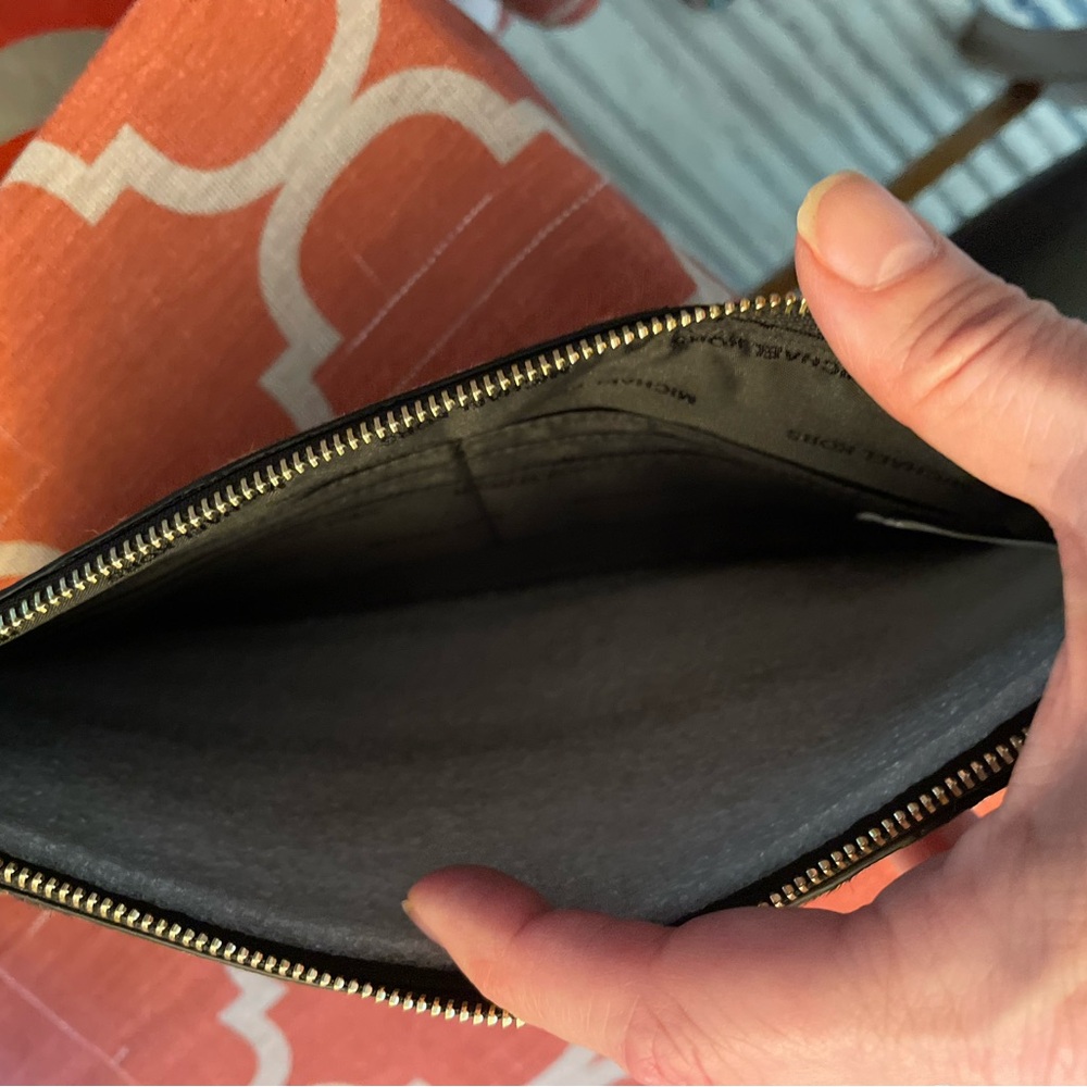 NWT Michael Kors Bedford Calf hair leopard print rectangular oversized wristlet - Picture 7 of 8